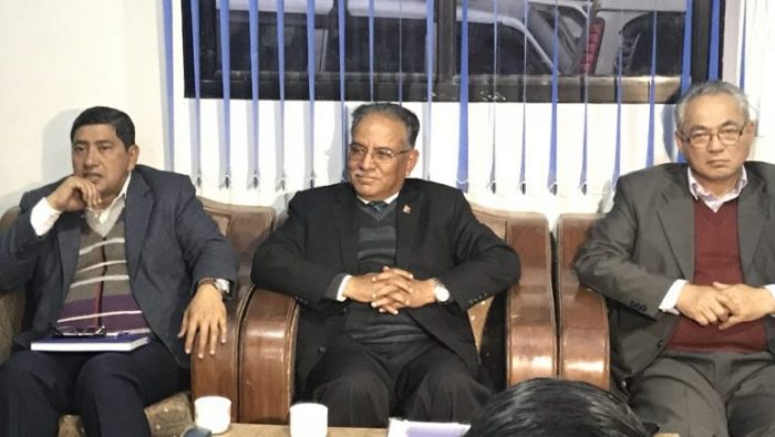 प्रचण्डको ब्रिफिङ : ओलीको एटिच्यूड परिवर्तन नभए एकता असम्भव