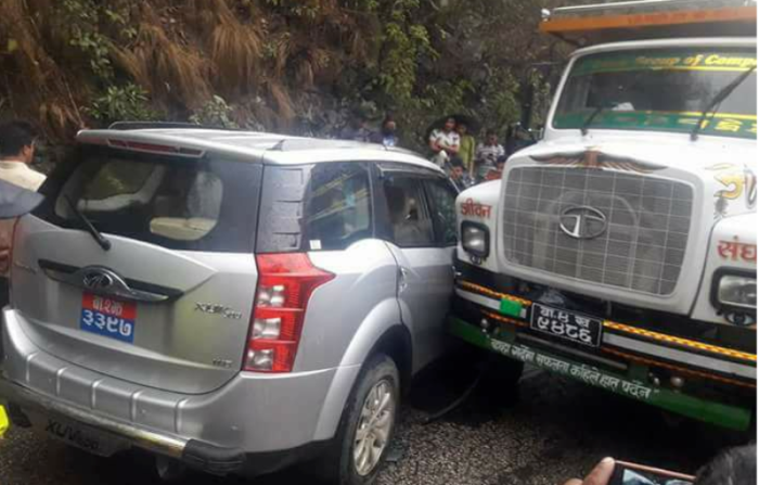 शिक्षामन्त्री पोखरेल ठूलो दुर्घटनाबाट जोगिए
