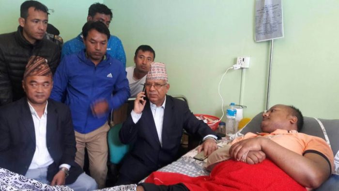 आक्रमणकारीलाई पक्राउ गर्न आग्रह गर्दै  प्रहरी प्रमुखलाई नेता नेपालको फोन