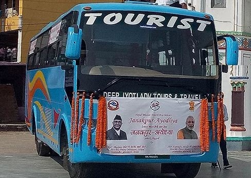 मोदी–ओलीले गरे जनकपुरदेखि अयोध्यासम्म बस सेवा आरम्भ