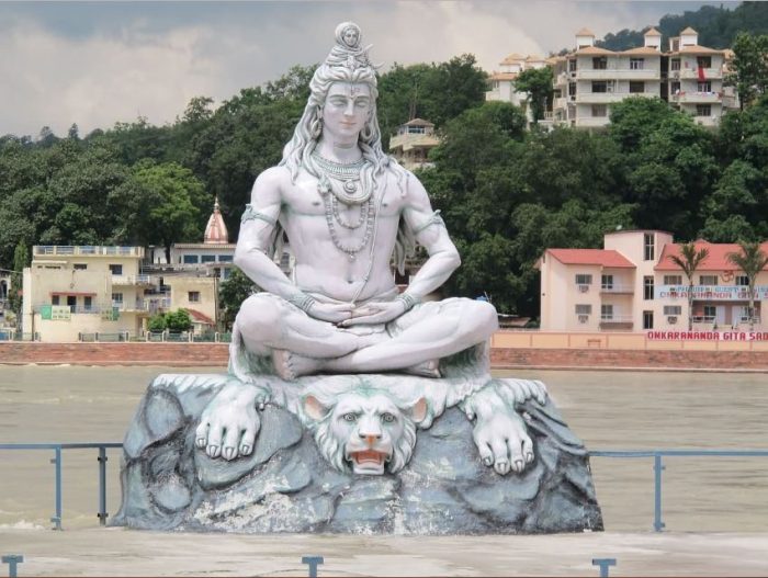 विशिष्ट पहिचान बनाएको पुम्दीकोटमा महादेवको विशाल मूर्ति स्थापना