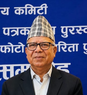 ‘हामी आफ्नै कमजोरीले संकटमा परेका हौँ’ : एमालेसँग एकताको संकेत छैन -माधव नेपाल