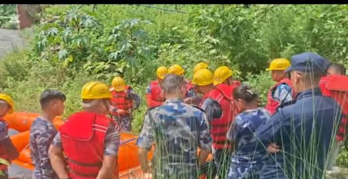 सुनकोशीमा हामफालेका वृद्ध दम्पतीको खोजी तीव्र