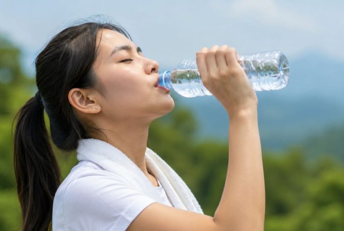 तातो पानी पिउनु स्वास्थ्यका लागि लाभदायक, कब्जियत र तौल नियन्त्रणमा सहयोग पुग्ने