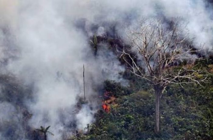 डढेलो निभाउने क्रममा ग्रीसमा दुई हेलिकप्टर ठोक्किँदा दुई जनाको मृत्यु