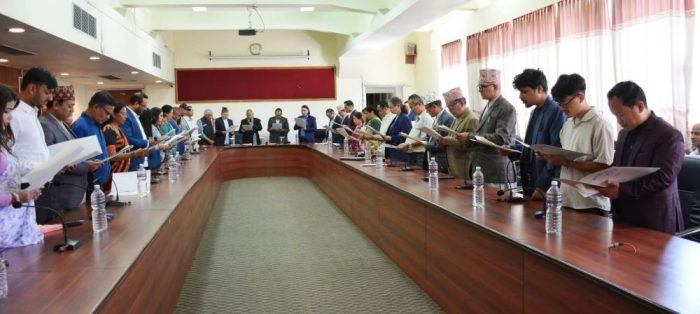 तीनवटै प्रज्ञा प्रतिष्ठानका पदाधिकारीले लिए पद तथा गोपनीयताको शपथ
