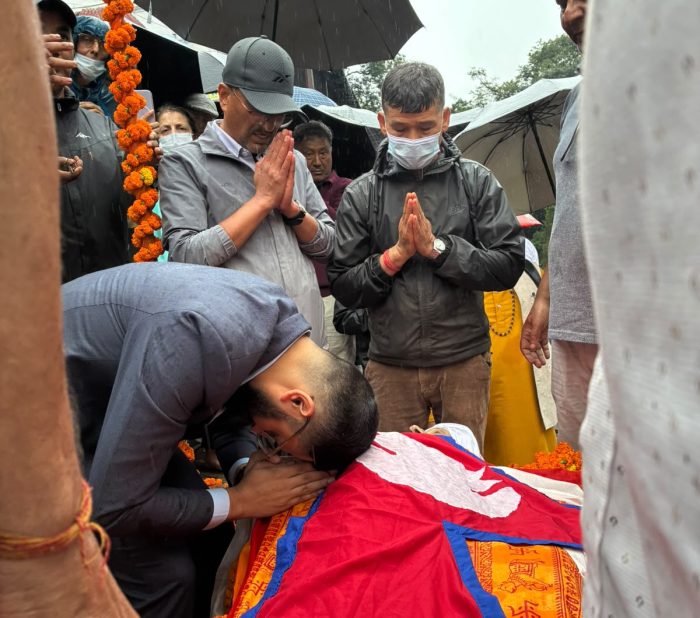 केयूका संस्थापक उपकुलपतिको राजकीय सम्मानका साथ अन्त्येष्टि