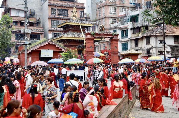 तीजमा शिव मन्दिरमा महिलाको भीड