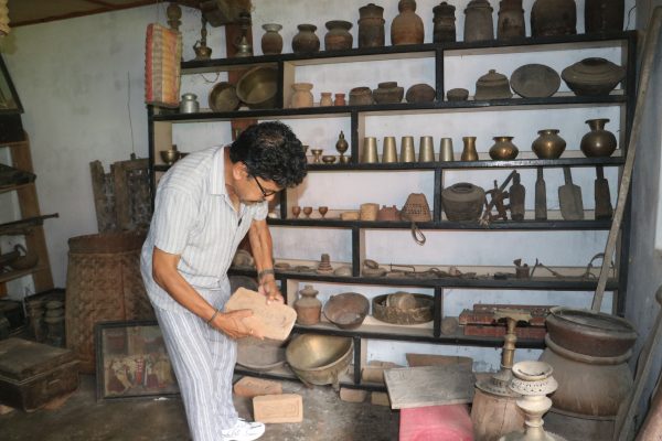 आलेखः एउटै घरभित्र तीन दशकको इतिहास