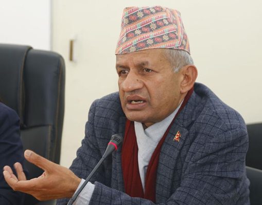 ज्ञवालीको प्रतिवेदन पछि ओलीलाई नेतृत्वबाट हटाउने संकट टर्याे