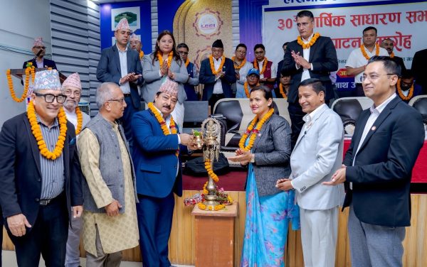 आर्थिक गतिविधि चलायमान बनाउन निरन्तर निजी क्षेत्र सरकारकाे साथमा