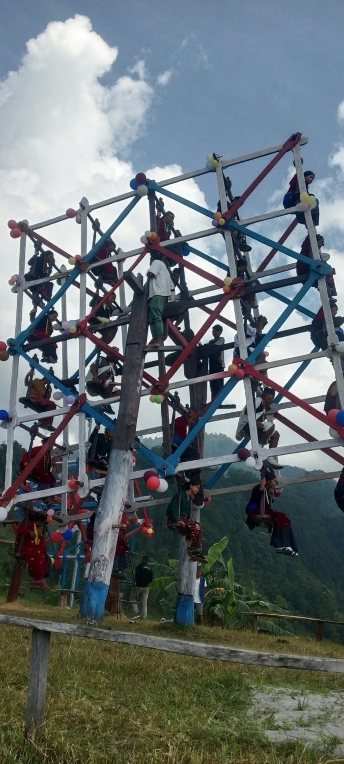 पिङकाे चहलपहल,सामुहिकता र भेटघाटकाे रौनक घट्दै गाउँघरकाे दशैं,पुरानाे सम्झना मात्रै बाँकी
